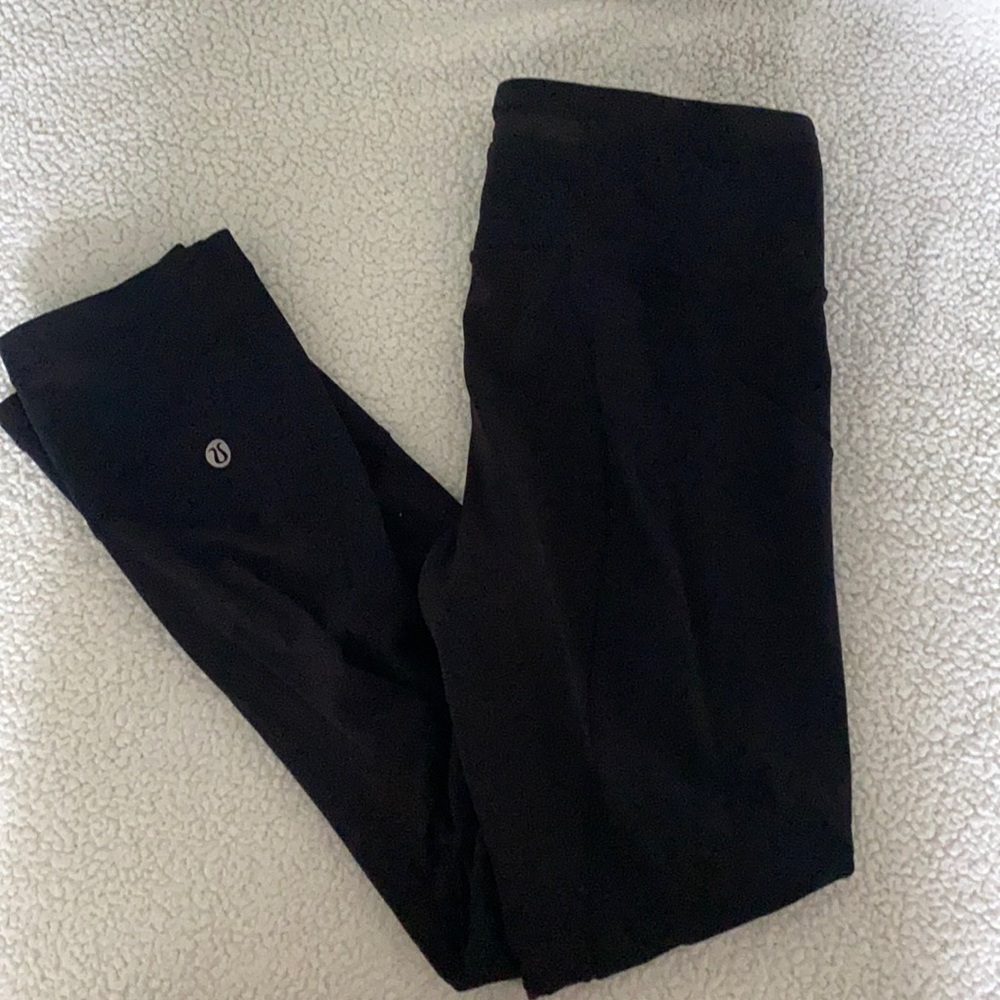 Lululemon leggings (fast & free)